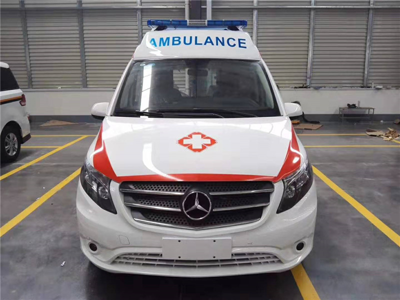 國六奔馳威霆豪華監(jiān)護(hù)型救護(hù)車