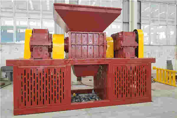 雙軸撕碎機處理電纜,節(jié)約資源,提高效益