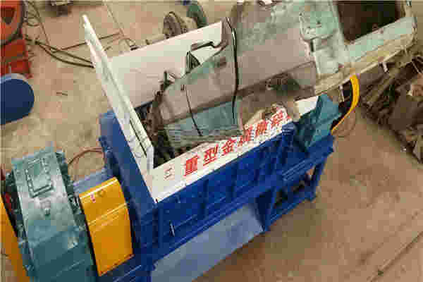 中再生撕碎機,完美實現(xiàn)廢舊金屬循環(huán)再利用