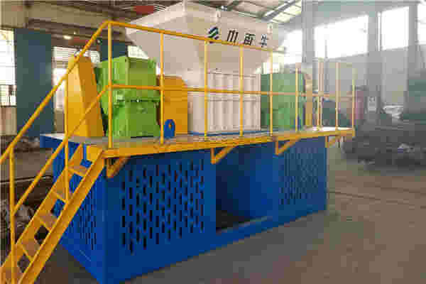 撕碎機(jī)出現(xiàn)搖晃不要慌,這樣補(bǔ)救很有效