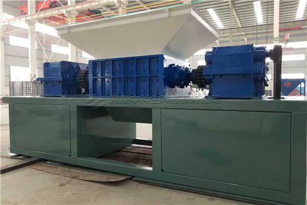 塑料撕碎機(jī)突然停止工作不要盲目的維修