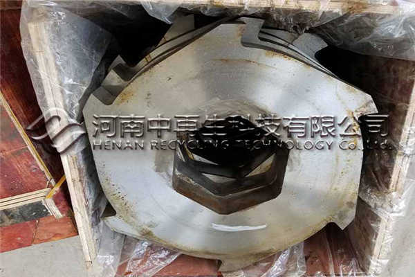 撕碎機(jī)刀具的好壞直接影響到設(shè)備對固體廢棄物的破碎加工周期