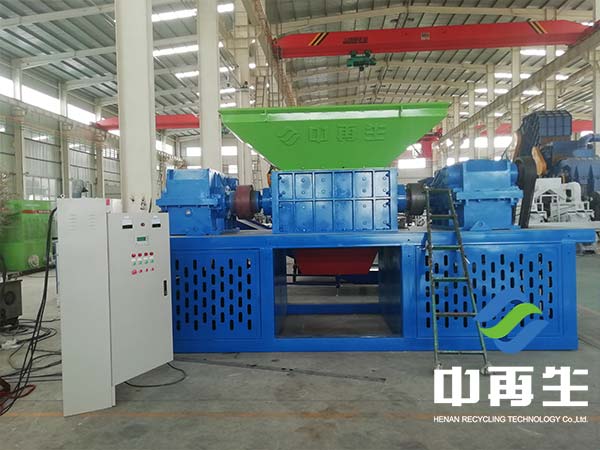 金屬粉碎工業的發展中,撕碎機起到很大推動作用